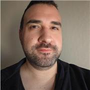 Profesor titulado de inglés con casi diez años de experiencia de la enseñanza. Nativo hablante de los Estados Unidos.